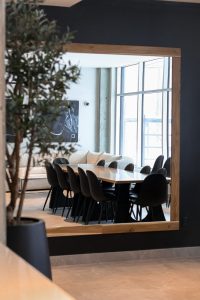 célébrer dans la salle de réception